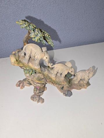 Tuskers Dizzy Heights Olifantenbeeldje 2005 beschikbaar voor biedingen