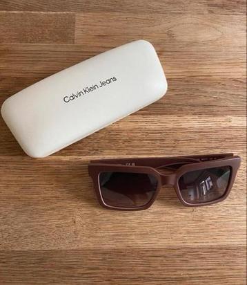 Calvin Klein Zonnebril Bruin beschikbaar voor biedingen