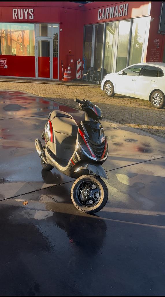 Zip sp h2o, Fietsen en Brommers, Scooters | Piaggio, Zo goed als nieuw, Zip, Benzine, Verzenden