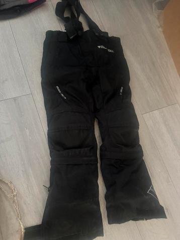 Motorbroek 128 beschikbaar voor biedingen