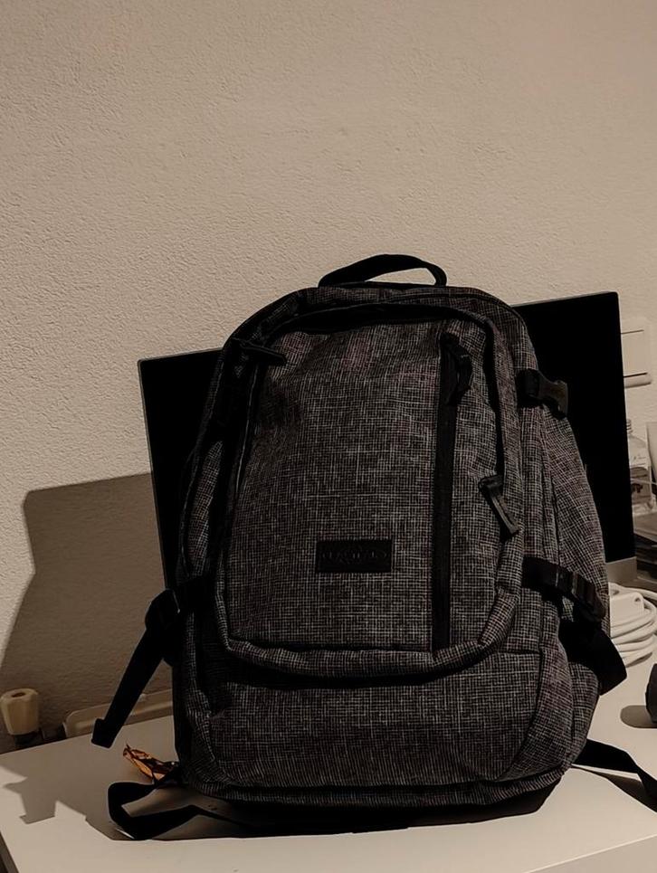 Eastpak Schoudertas - Nieuw met veel vakken!, Sieraden, Tassen en Uiterlijk, Tassen | Rugtassen, Ophalen of Verzenden