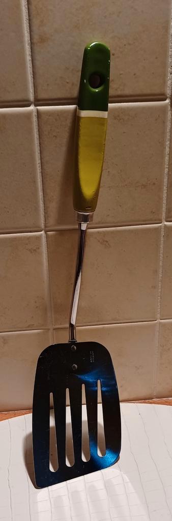 Keukenspatel met gleuven, Prestige beschikbaar voor biedingen