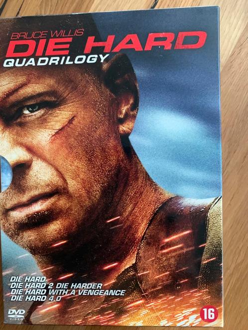 Die hard quadrilogy (4 films) 5=4 aktie, Cd's en Dvd's, Dvd's | Actie, Zo goed als nieuw, Actie, Vanaf 16 jaar, Ophalen of Verzenden