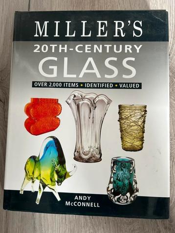 Miller's 20th-century GLASS 2000 items boek glas beschikbaar voor biedingen