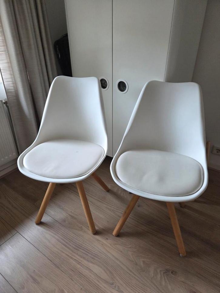 Eetkamer stoelen 2 stuks gratis afhalen, Huis en Inrichting, Barkrukken, Gebruikt, 60 tot 90 cm, 2 krukken, Ophalen