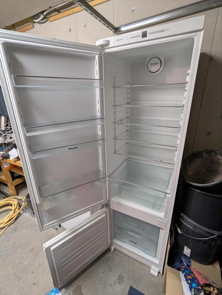 Miele Koelvriescombinatie - inbouwmodel, Witgoed en Apparatuur, Koelkasten en IJskasten, Gebruikt, Met vriesvak, 200 liter of meer