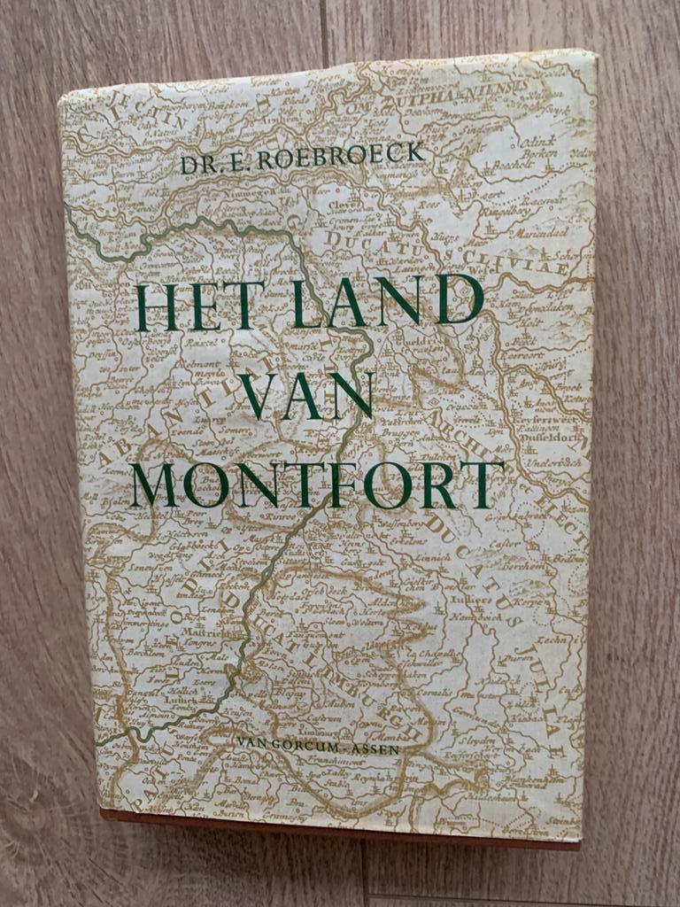Het land van Montfort, Ophalen of Verzenden, Zo goed als nieuw, Dr.E.Roebroeck