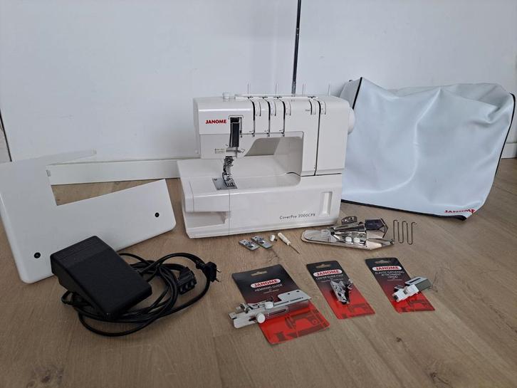 Janome CoverPro 2000CPX Coverlockmachine, Hobby en Vrije tijd, Naaimachines en Toebehoren, Zo goed als nieuw, Lockmachine, Janome