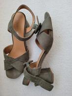 Olijfgroene haksandalen, Ophalen of Verzenden, Zo goed als nieuw, Groen, Sneakers of Gympen