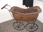 Antieke grote rieten kinderwagen uit 1900, Antiek en Kunst, Ophalen