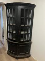 Oud hoekkastje., Huis en Inrichting, Kasten | Ladekasten, Gebruikt, Ophalen of Verzenden, Glas, Minder dan 100 cm
