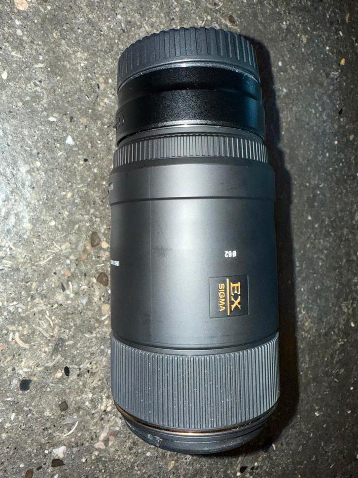 Sigma 105mm Macro + EF naar RF Adapter, Audio, Tv en Foto, Fotografie | Lenzen en Objectieven, Gebruikt, Macrolens, Ophalen of Verzenden