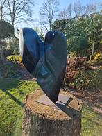 Verborgen gezicht in het hart., Ophalen, Nieuw, Beton, Waterornament