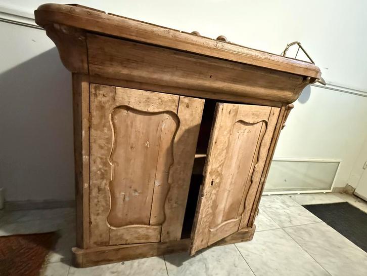 Grenen kastje antiek gratis Utrecht centrum, Antiek en Kunst, Antiek | Meubels | Kasten, Ophalen