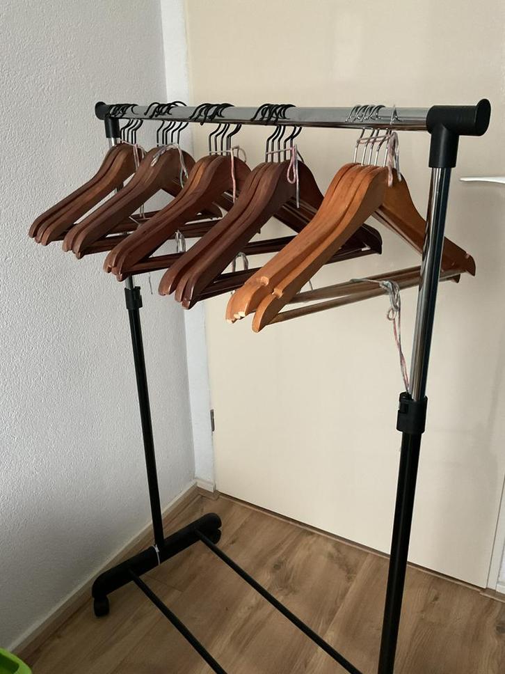 Kleerhangers, Kleding | Dames, Kledinghangers, Zo goed als nieuw, Hout, Ophalen