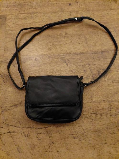 Zwart leren handtasje, klein, Sieraden, Tassen en Uiterlijk, Tassen | Schoudertassen, Zo goed als nieuw, Zwart, Leer, Ophalen of Verzenden