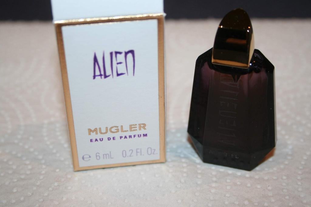 Mugler Alïen EdP 6ml kleine doos 3,5 x 6 x 1 cm nieuw & OVP, Verzamelen, Parfumverzamelingen, Verzenden, Nieuw, Miniatuur, Gevuld