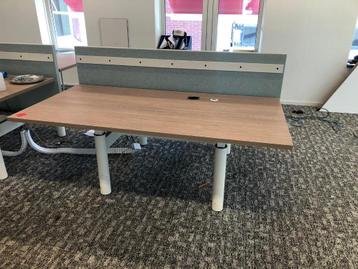 Gispen elektrische duo bureaus beschikbaar voor biedingen