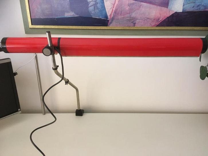 Rode vintage VEB NARVA bureaulamp uit jaren '70, Huis en Inrichting, Lampen | Tafellampen, Gebruikt, 50 tot 75 cm, Ophalen of Verzenden