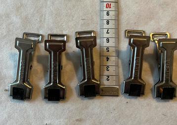 Set van 5 Peltex patroon ophangers – Metaal – ca. 7 cm beschikbaar voor biedingen
