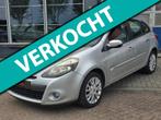 Renault Clio Estate 1.2 TCE Dynamique AIRCO/NAP/TREKHAAK/ELE, Voorwielaandrijving, Gebruikt, Zwart, 4 cilinders