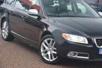 Volvo V70 2.0T R-Edition | Navigatie | Leer | Xenon | Cruise, Voorwielaandrijving, Euro 5, 4 cilinders, Zwart
