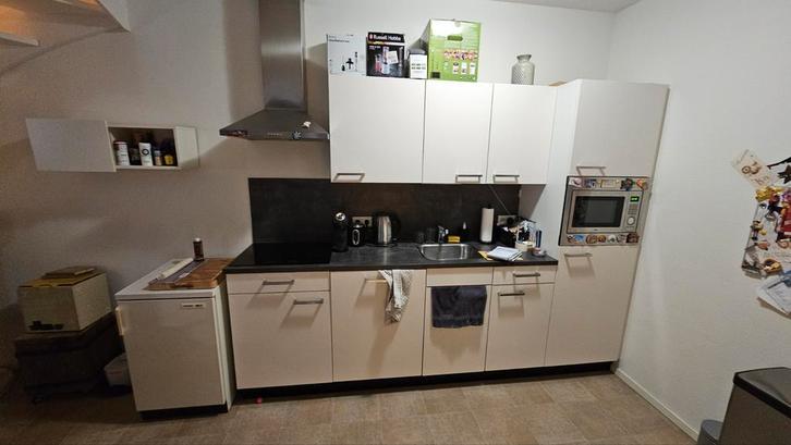 Moderne witte keuken met inbouwapparatuur, Huis en Inrichting, Keuken | Complete keukens, Gebruikt, Wit, Kunststof, Ophalen