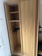 Mooie houten kast op wielen, Ophalen, Zo goed als nieuw