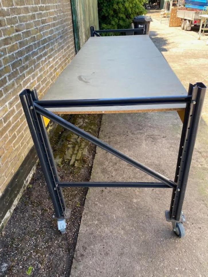 grote mobiele hoge werkbank/ tafel, Doe-het-zelf en Verbouw, Werkbanken, Gebruikt, Ophalen