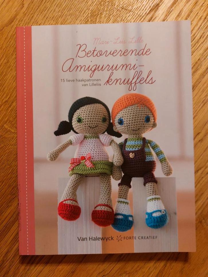 Mari-Liis Lille - Betoverende amigurumiknuffels, Boeken, Hobby en Vrije tijd, Zo goed als nieuw, Breien en Haken, Ophalen of Verzenden