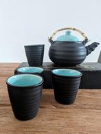 Schattig handgemaaktJapans theeserviesje mat zwart en aqua, Huis en Inrichting, Keuken | Servies, Nieuw, Ophalen of Verzenden