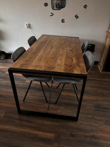 Mangohout eettafel 180x90 beschikbaar voor biedingen