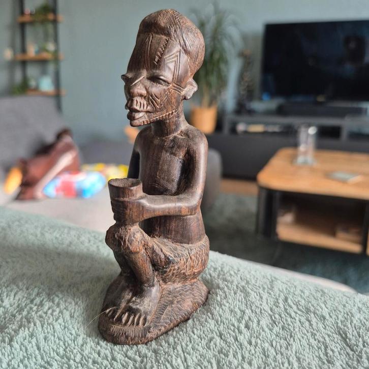 Afrikaans Houten antiek beeldje, Antiek en Kunst, Kunst | Beelden en Houtsnijwerken, Ophalen of Verzenden