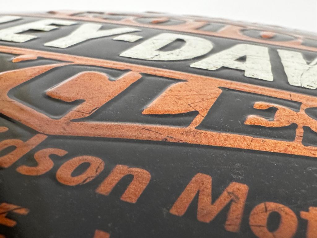 Harley Davidson motor oil rond relief reclamebord van metaal, Reclamebord, Info@deconoord.nl, Deco Noord, Nieuw