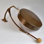Vintage gong met wandhaak en hamer - wandgong koper messing, Ophalen of Verzenden