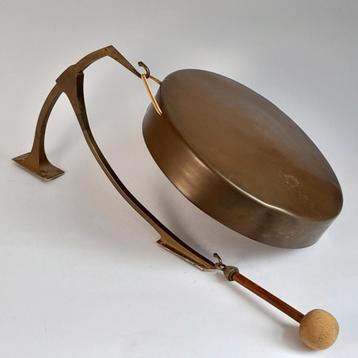 Vintage gong met wandhaak en hamer - wandgong koper messing  beschikbaar voor biedingen