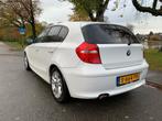 BMW 1-Serie 116i 122pk 5D Aut. 2009 Wit panodak/schuifkantel, Auto's, BMW, 65 €/maand, 1995 cc, Zwart, 4 cilinders