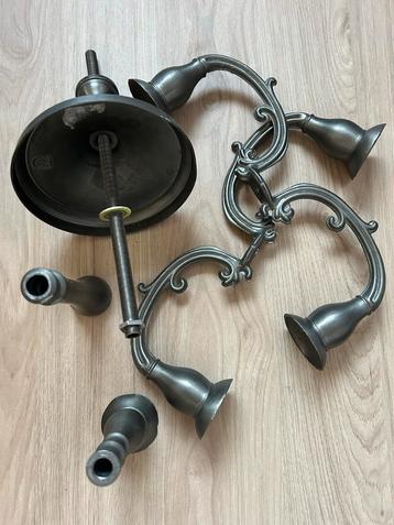 Metalen Kandelaar - Klassiek Design beschikbaar voor biedingen