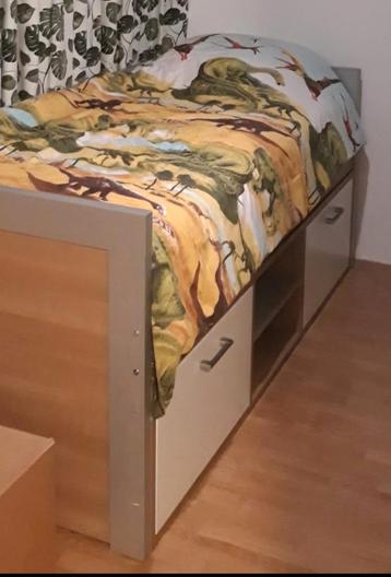 ZGAN 1PERSOONS BED BEDOMBOUW 2.00 X 0.90 CM MET ONDERKASTEN  beschikbaar voor biedingen