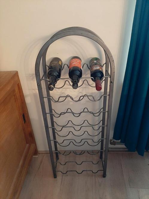 Stalen wijnrek 24 flessen, Huis en Inrichting, Woonaccessoires | Wijnrekken, Zo goed als nieuw, 75 cm of meer, Metaal, Ophalen