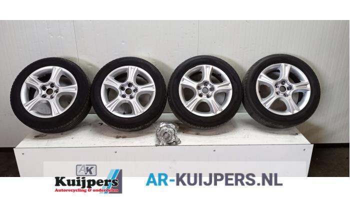 Sportvelgenset + banden van een Seat Ibiza, Auto-onderdelen, Banden en Velgen, Personenwagen, Gebruikt