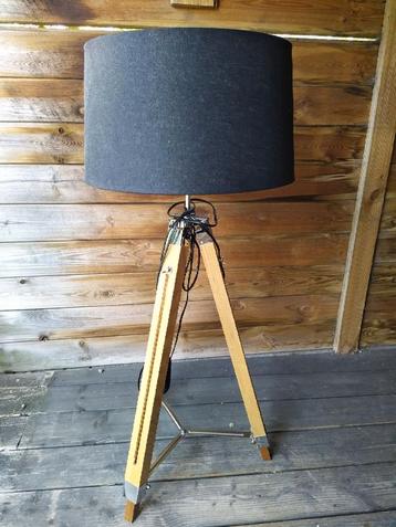 Leuke schemerlamp beschikbaar voor biedingen