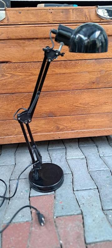 te koop zwarte ijzeren tafellamp 60 cm hoog beschikbaar voor biedingen