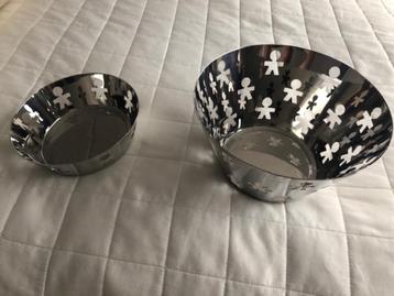 ALESSI  2 Girotondo schalen;23x13 cm en 18x5 cm beschikbaar voor biedingen