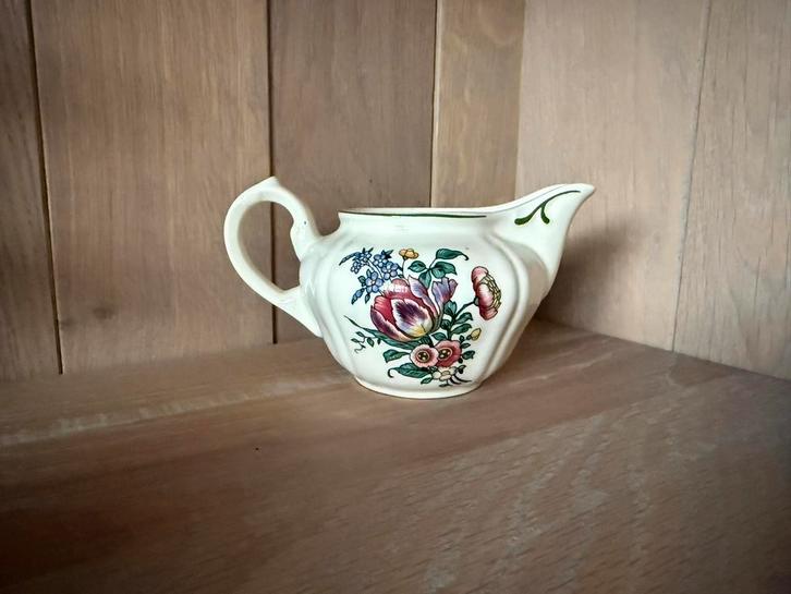 Melkkannetje Villeroy & Boch Alt Strassburg, Antiek en Kunst, Antiek | Servies los, Ophalen of Verzenden