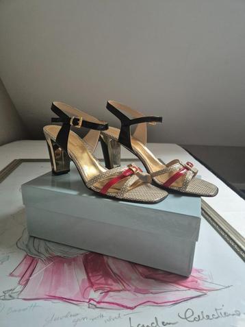 Loretta Pettinari Goud Hakken Buckles Elegant Formeel Trendy beschikbaar voor biedingen