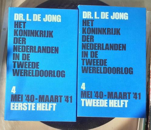 L.de Jong - 4 - mei'40-maart '41 (2 boeken), Boeken, Geschiedenis | Vaderland, Zo goed als nieuw, 20e eeuw of later, Ophalen of Verzenden