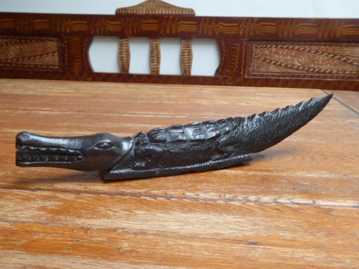 Handgesneden ebbenhouten krokodil, Antiek en Kunst, Kunst | Beelden en Houtsnijwerken, Ophalen of Verzenden