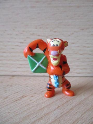 Disney Winnie de Poeh Teigetje mini poppetje met vlieger 4cm beschikbaar voor biedingen