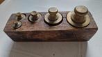 antieke houten blok met 5 gewichten, Antiek en Kunst, Antiek | Gereedschap en Instrumenten, Ophalen of Verzenden